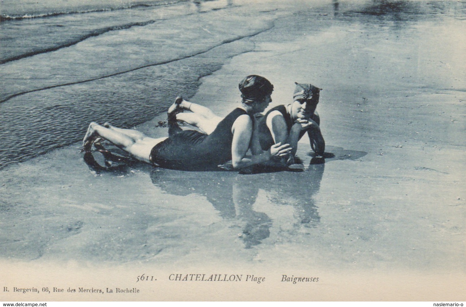 CPA 17 CHATELAILLON PLAGE  Baigneuses - Châtelaillon-Plage