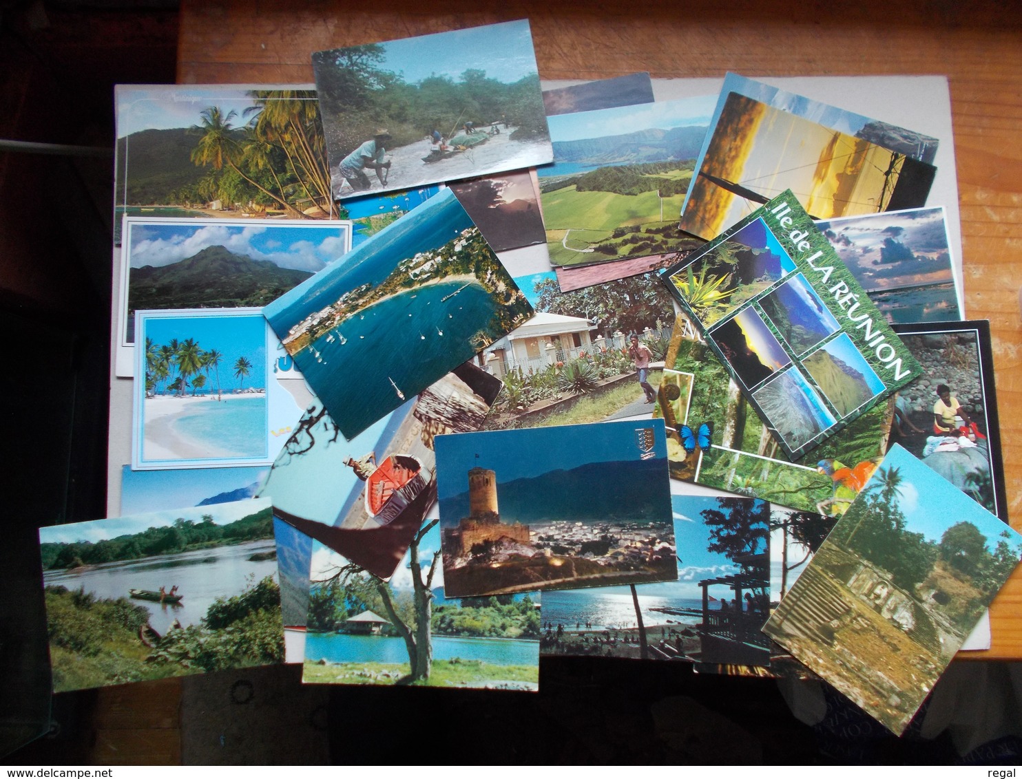 LOT DE 450 CP DES ILES FRANCAISES - GUYANE , MARTINIQUE , GUADELOUPE , LA REUNION - 100 - 499 Postales