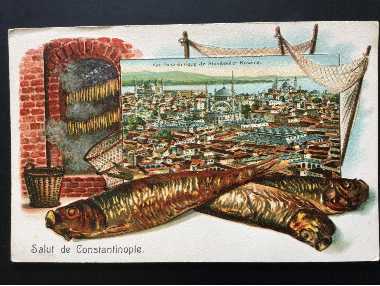 CPA Turquie Salut De Constantinople Vue Panoramique De Stamboul Et Bazars Décor En Relief Fumage Poissons - Turquie