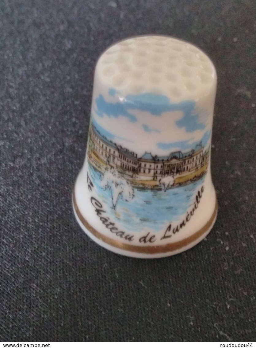 Dé à Coudre De Collection En Porcelaine - LE CHATEAU DE LUNEVILLE - Dés à Coudre