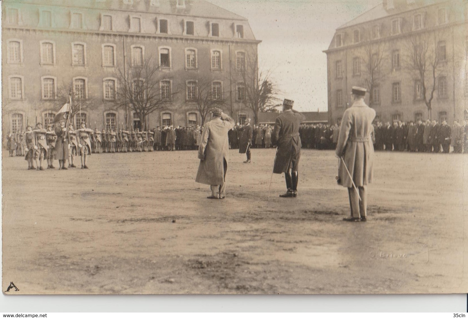 SAINT BRIEUC - Caserne Des Ursulines - Lot 4 Cartes Photos D'une Prise D'Armes Avec Remise De Décorations. - Saint-Brieuc