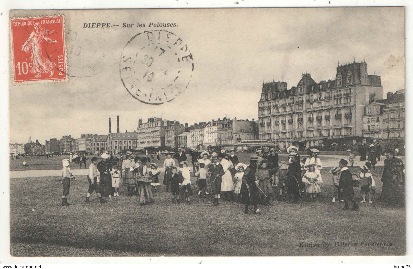 76 - DIEPPE - Sur Les Pelouses - Edition Des Galeries Parisiennes - 1910 - Dieppe