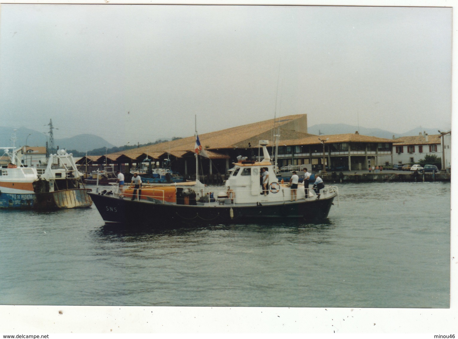 PHOTO 14.3/9.5.CMS CANOT DE LA SNSM " PIERRE LOTI " EN 09/1988 .ST JEAN DE LUZ.T.B.ETAT .A SAISIR .PETIT PRIX. - Bateaux