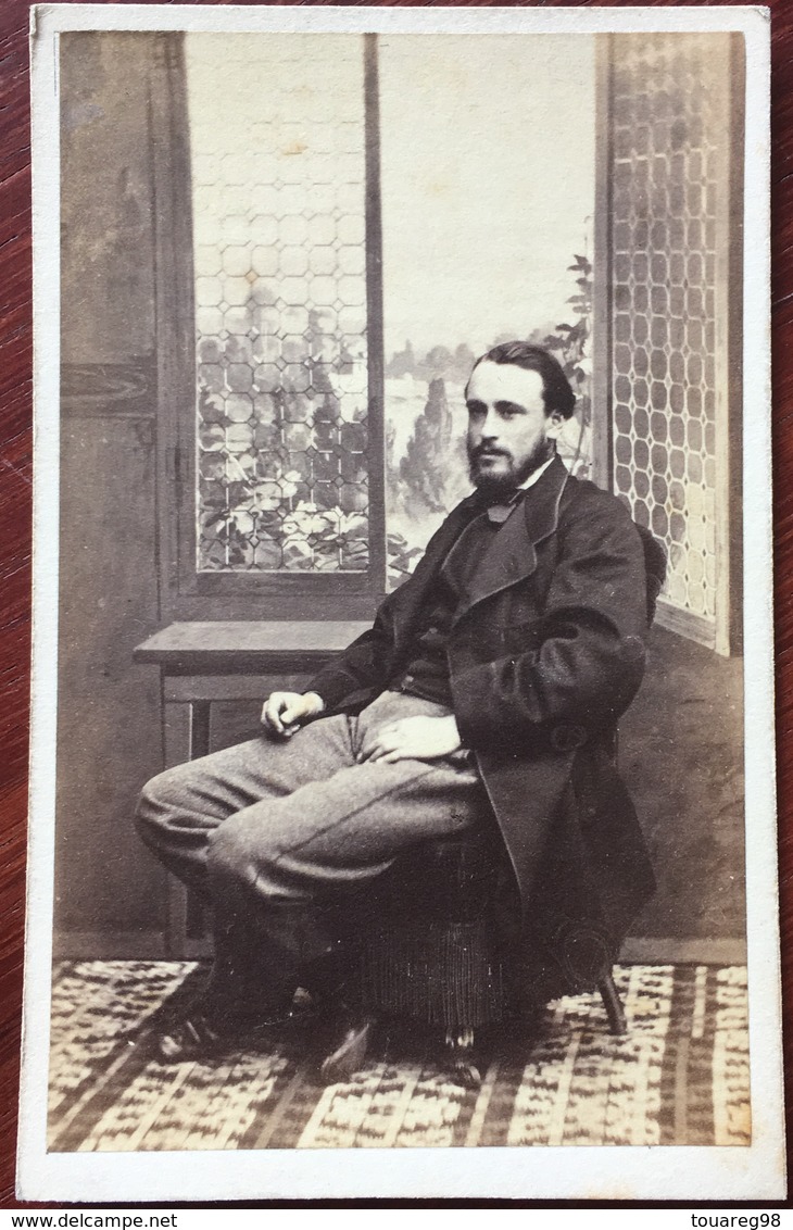 CDV. Homme à La Fenêtre. Décor. Photographe Barenne à Paris. - Oud (voor 1900)