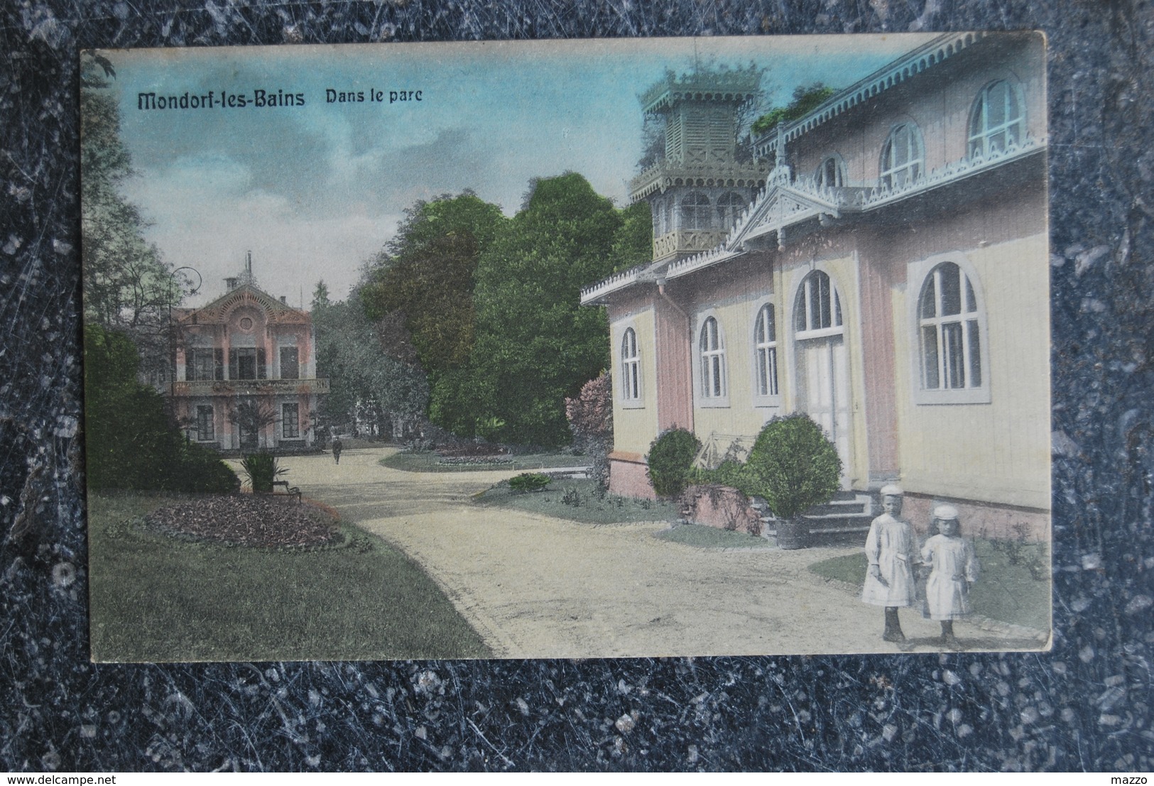 1732/ MONDORF-les-BAINS - Dans Le Parc (colorisée) - Mondorf-les-Bains