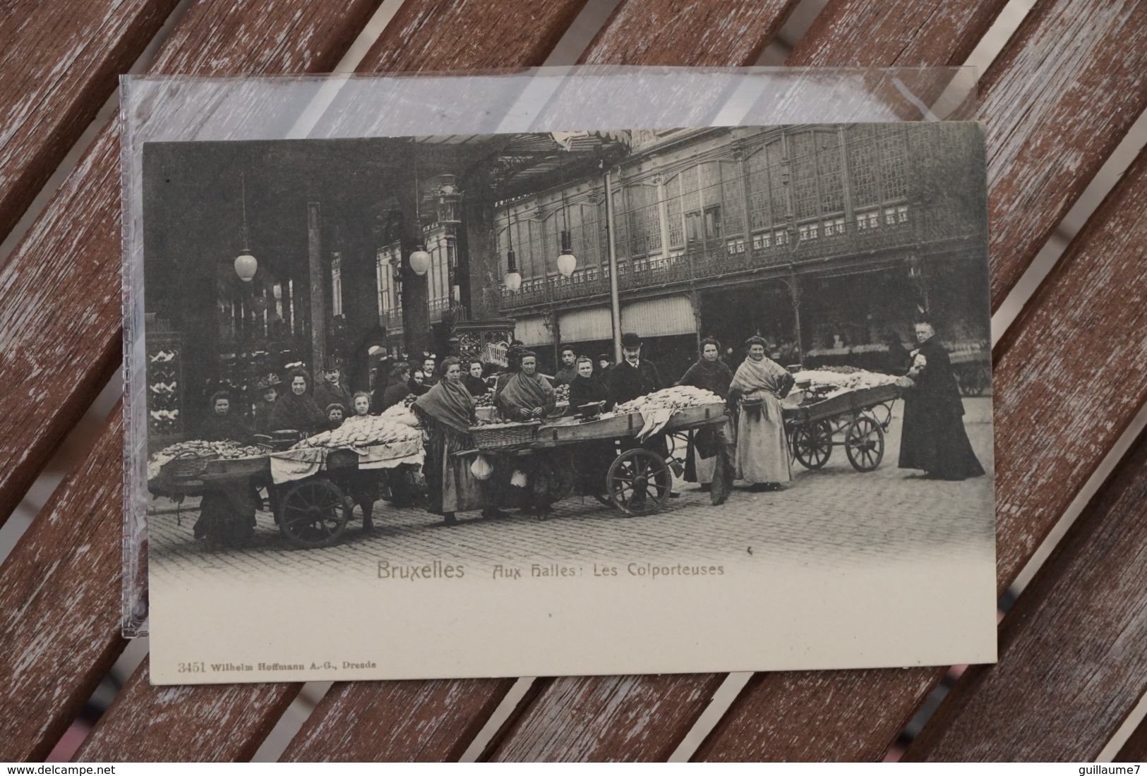 CPA - Bruxelles - Aux Halles : Les Colporteuses - 3451 - Markten