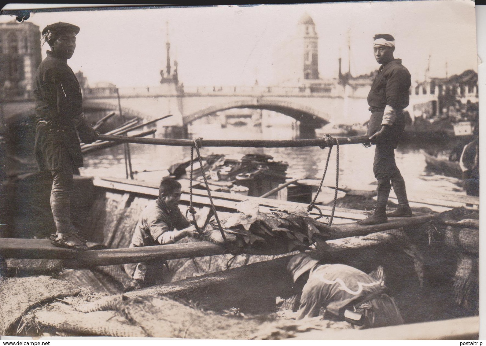 Largest Fish Market Tokyo Nihonbashi Bridge Poisson Marchand  JAPAN JAPÓN 15*10CM Fonds Victor FORBIN 1864-1947 - Lugares