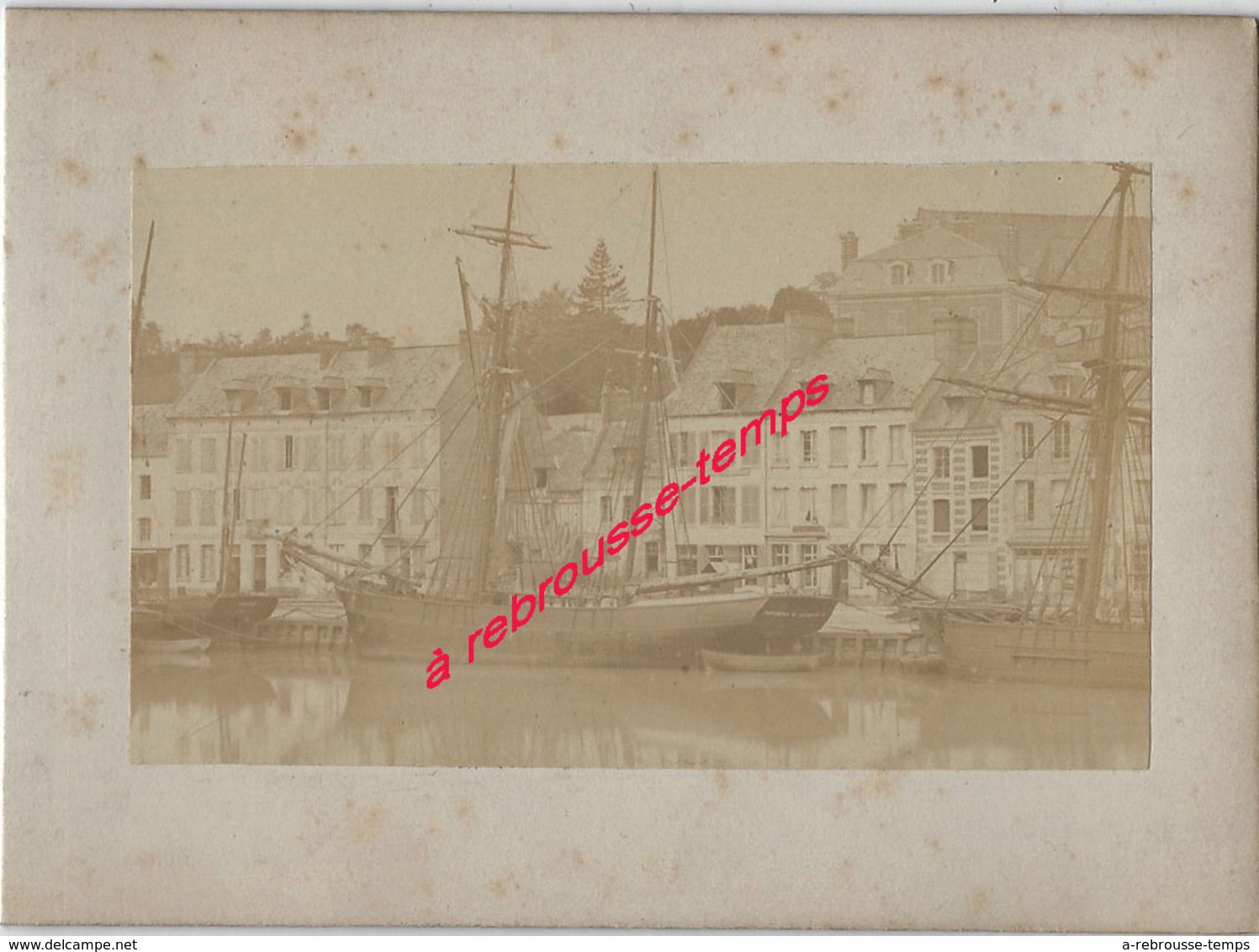 2/photo Ancienne Vers 1880 Saint Valéry En Caux-76 Très Beau Voilier à Quai- Format Photo 10,4 X6,3 Sur Carton 9,4 X13cm - Lieux