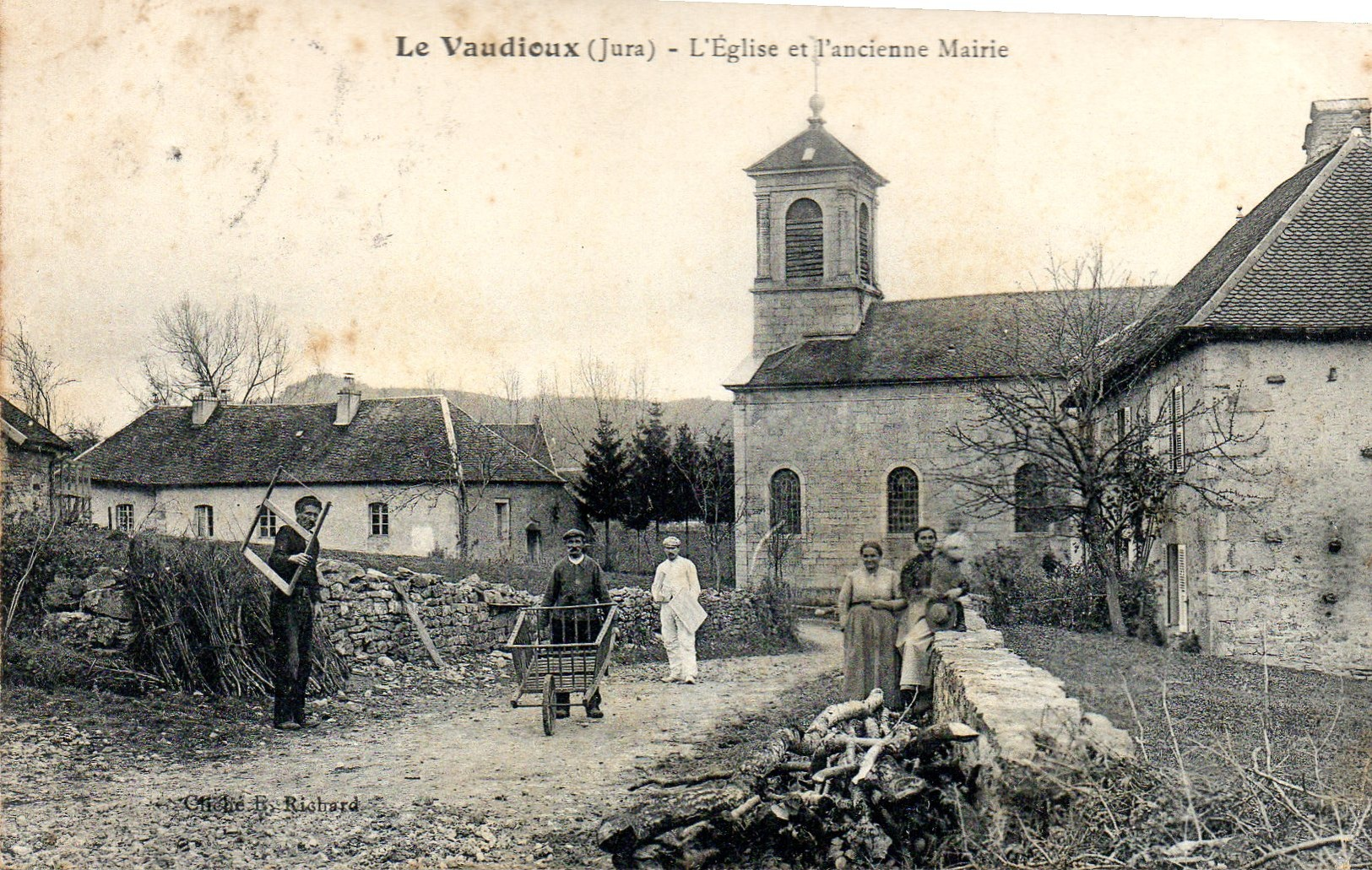 Le Vaudieux L Eglise Et L Ancienne Eglise - Autres & Non Classés