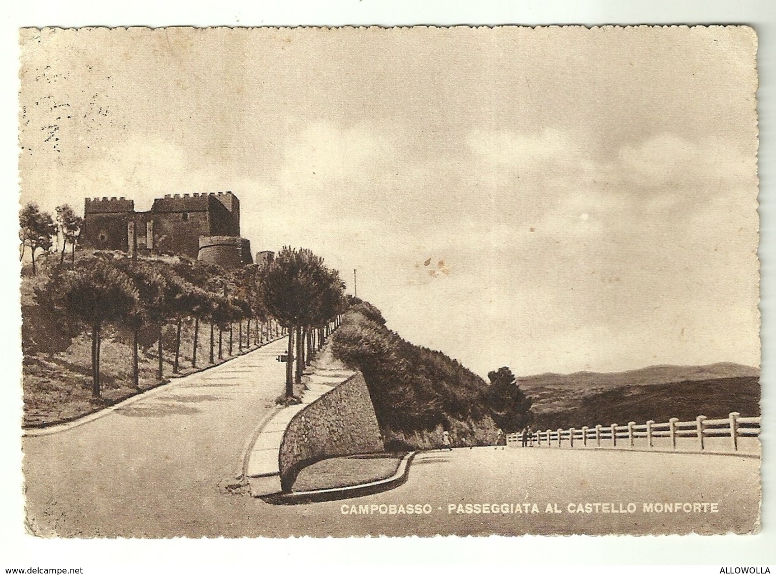 4433 "CAMPOBASSO-PASSEGGIATA AL CASTELLO MONFORTE" CARTOLINA POST.  ORIGINALE SPED 1967. - Campobasso