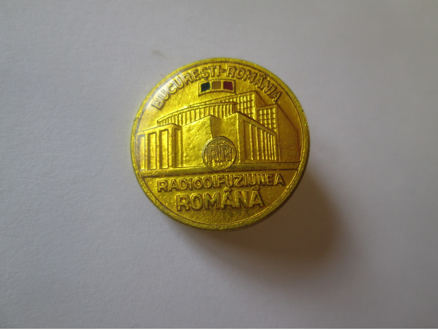 Romanian Radio Broadcasting Bucuresti Collector Badge For The 90s,diameter=20 Mm - Autres & Non Classés