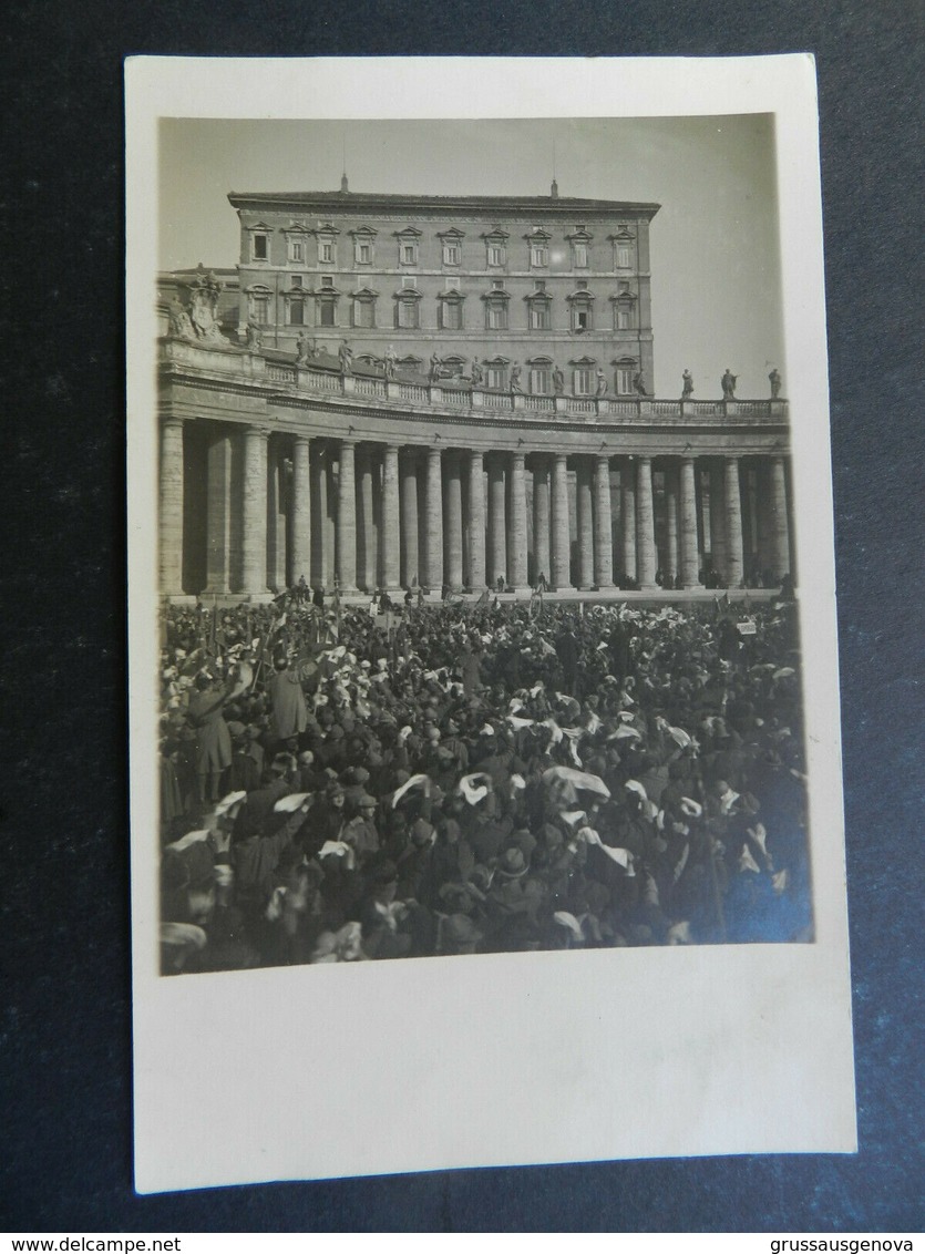 19938) ROMA MILITARI IN PIAZZA S. PIETRO VATICANO NON VIAGGIATA NON COMUNE - Vaticano (Ciudad Del)