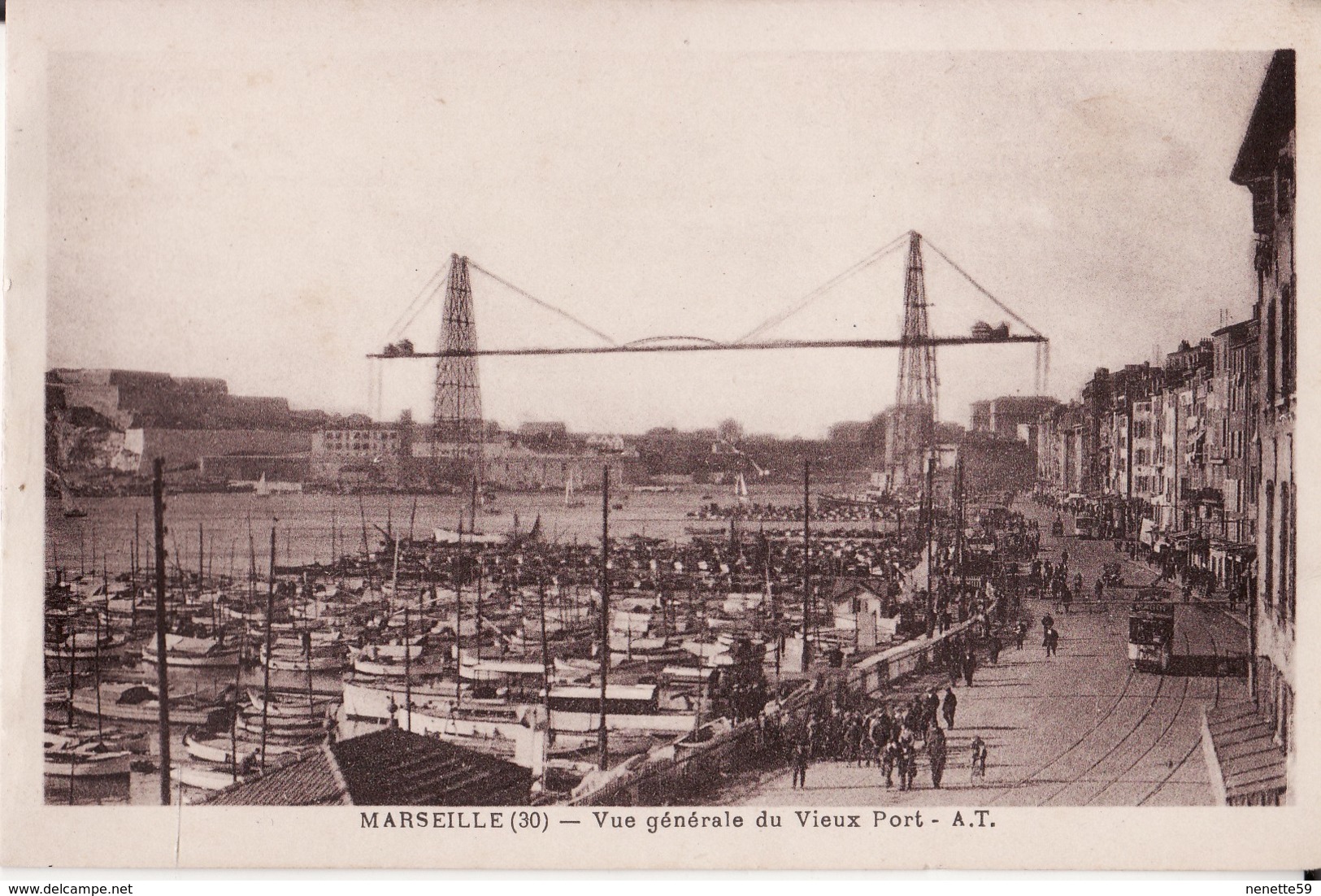 CPA 13 --  MARSEILLE -- Vue Générale Du Vieux Port + Belle Animation - Canebière, Centre Ville