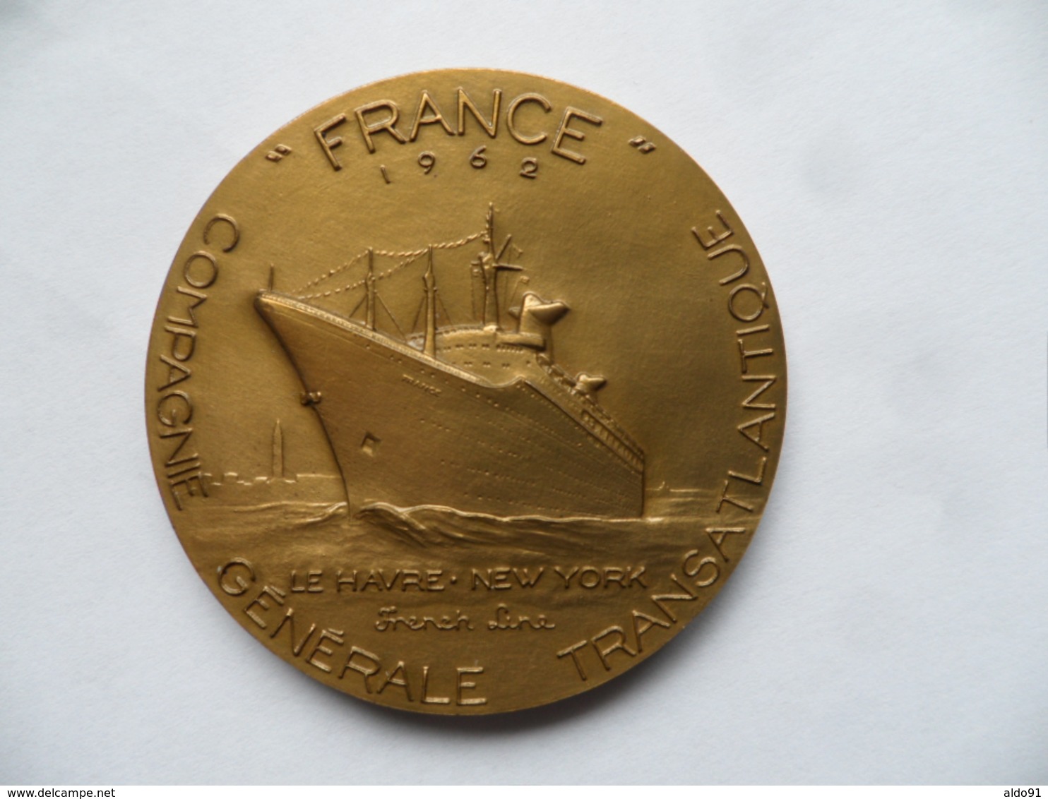 (Marine Commerciale- Compagnie Générale Transatlantique)- Médaille Paquebot FRANCE  " Croisières D'Adieu " (1974) - Profesionales / De Sociedad