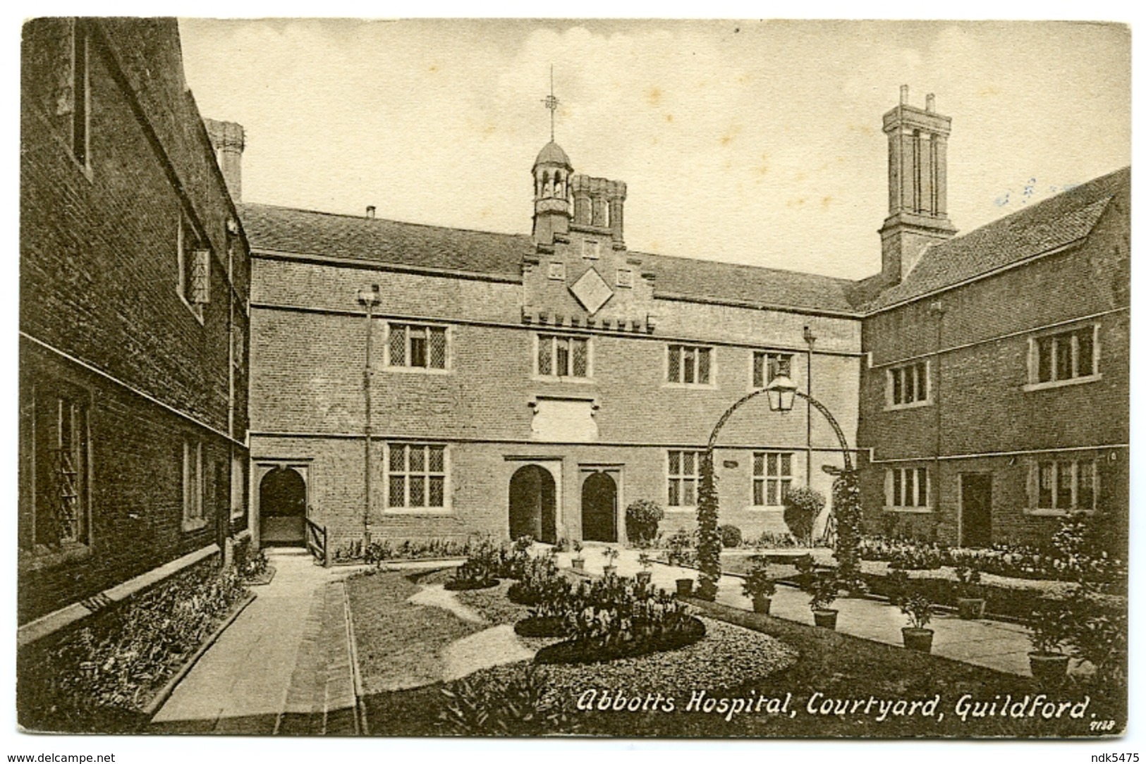 GUILDFORD : ABBOTTS HOSPITAL, THE COURTYARD - Surrey