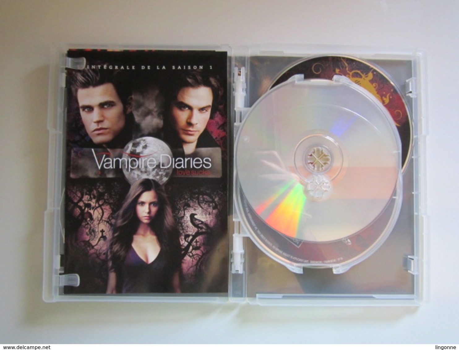 VAMPIRE DIARIES (LOVE SUCKS) INTEGRALE COFFRET DVD 5 DISQUES SAISON 1  -  ATTENTION MANQUE DISQUE 1