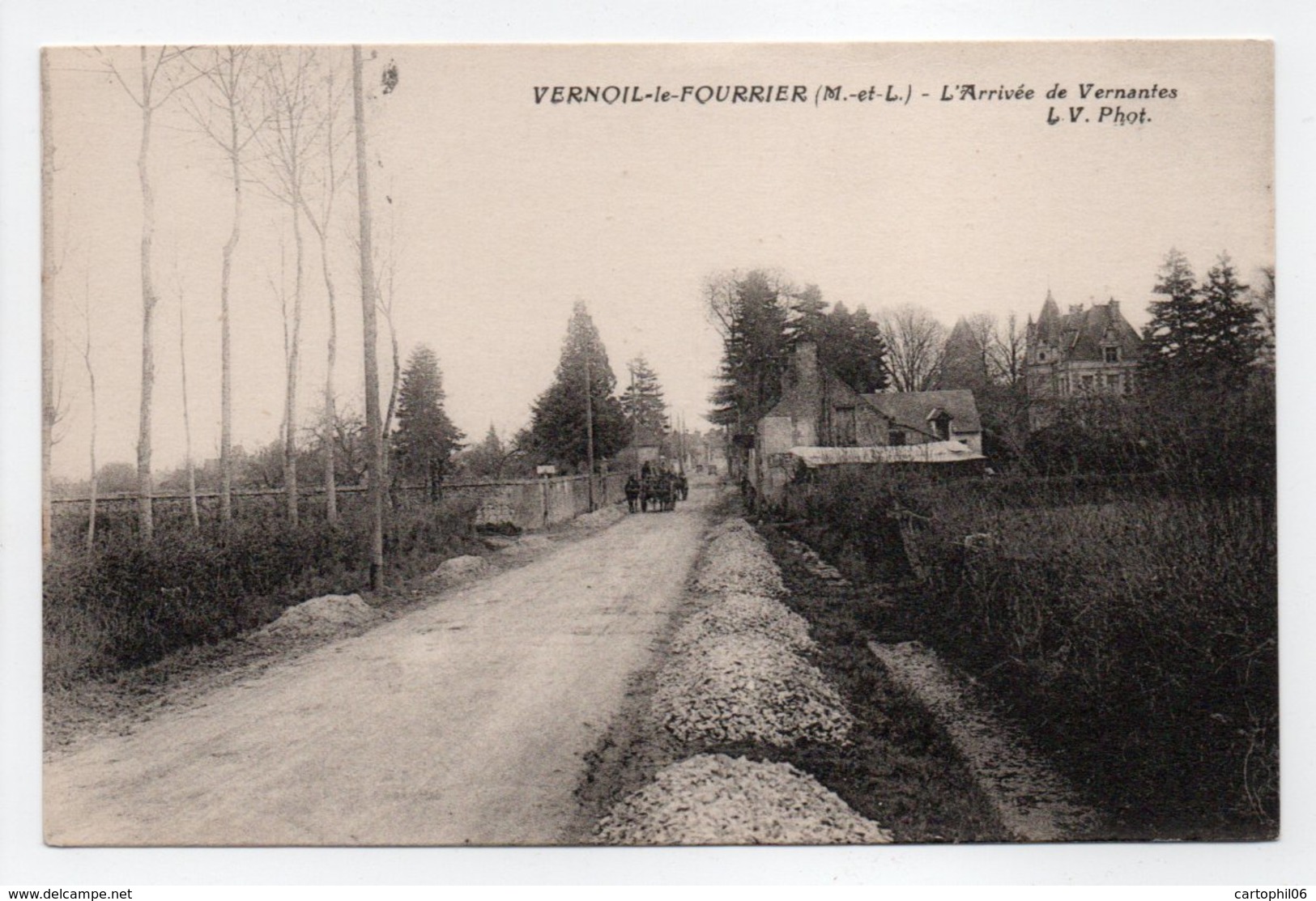 - CPA VERNOIL-LE-FOURRIER (49) - L'Arrivée De Vernantes - Photo L. V. - - Autres & Non Classés