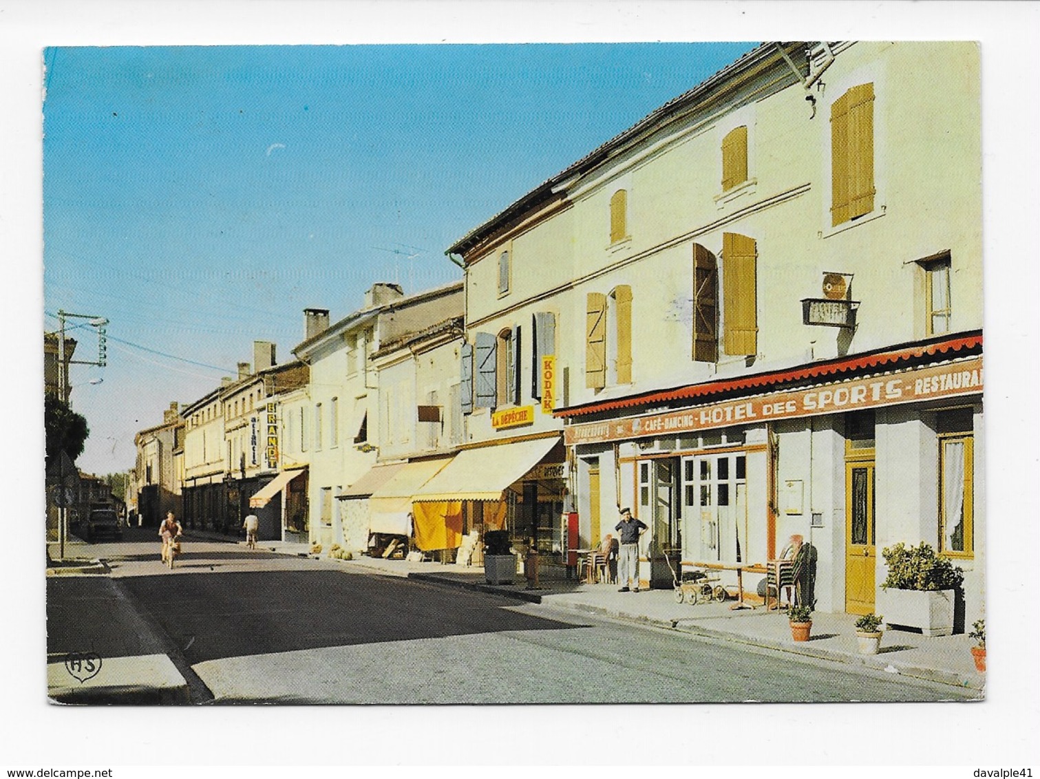 82  GRISOLLES   RUE ADRIEN  HEBRARD   HOTEL DES SPORTS     BON ETAT  2 SCANS - Grisolles