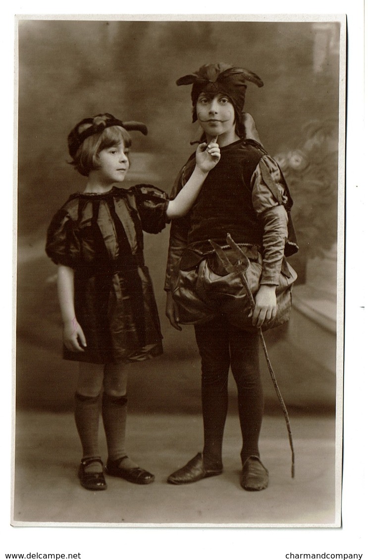 Carte Photo C1935 - Enfants Déguisés - Diablotins - Petits Diables - Déguisement  - 2 Scans - Portraits