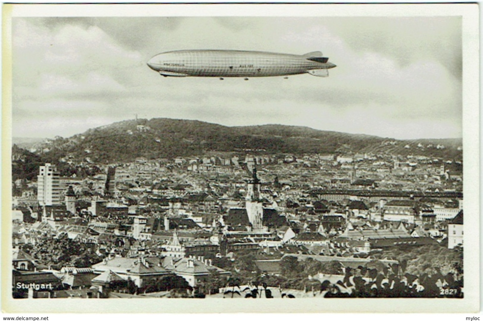 Carte Photo. Stuttgart. Dirigeable Graf Zeppelin. - Dirigeables