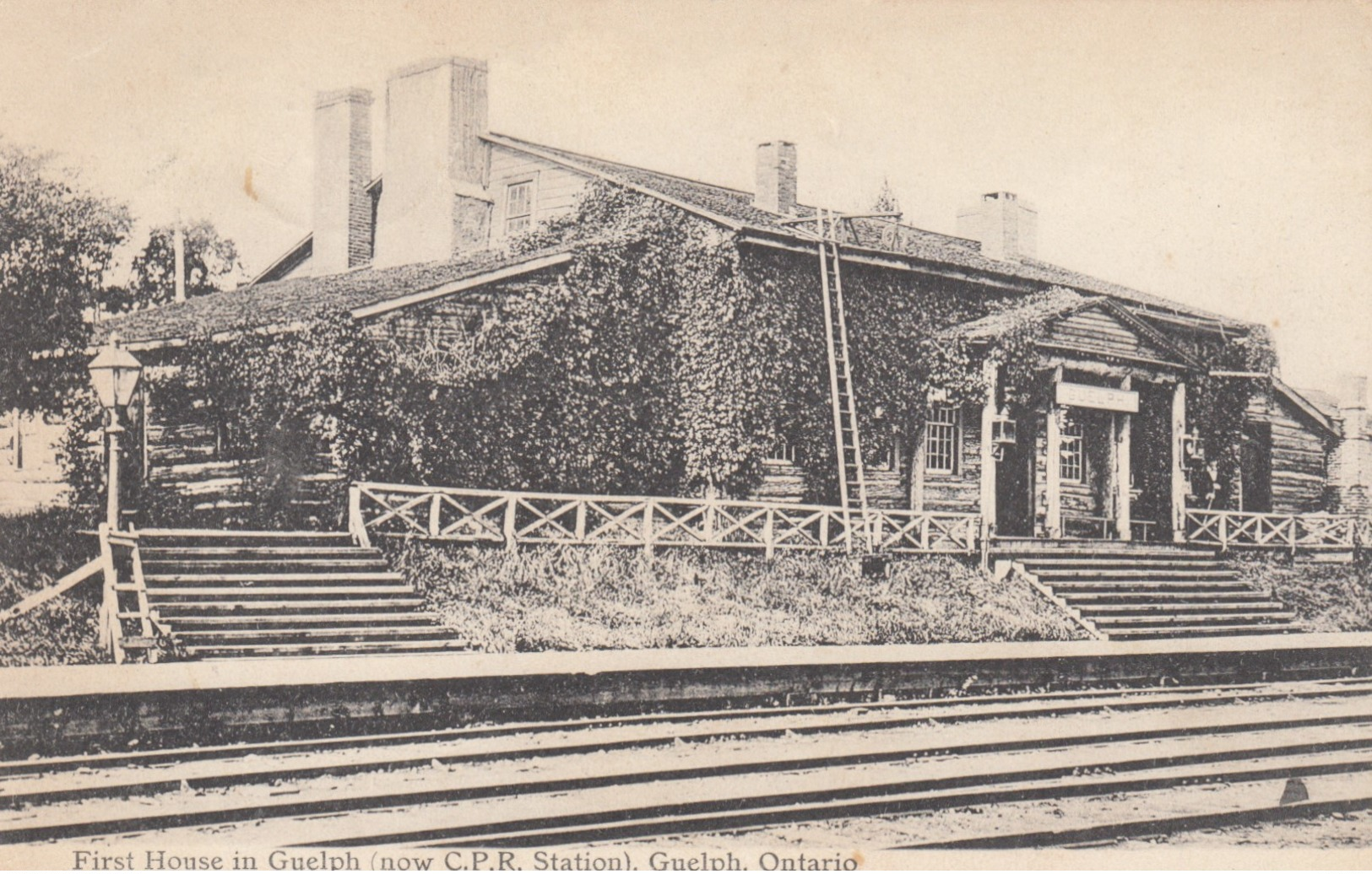 GUELPH, Ontario, Canada, PU-1906; First House In Guelph (now C.P.R. Railroad Station) - Sonstige & Ohne Zuordnung