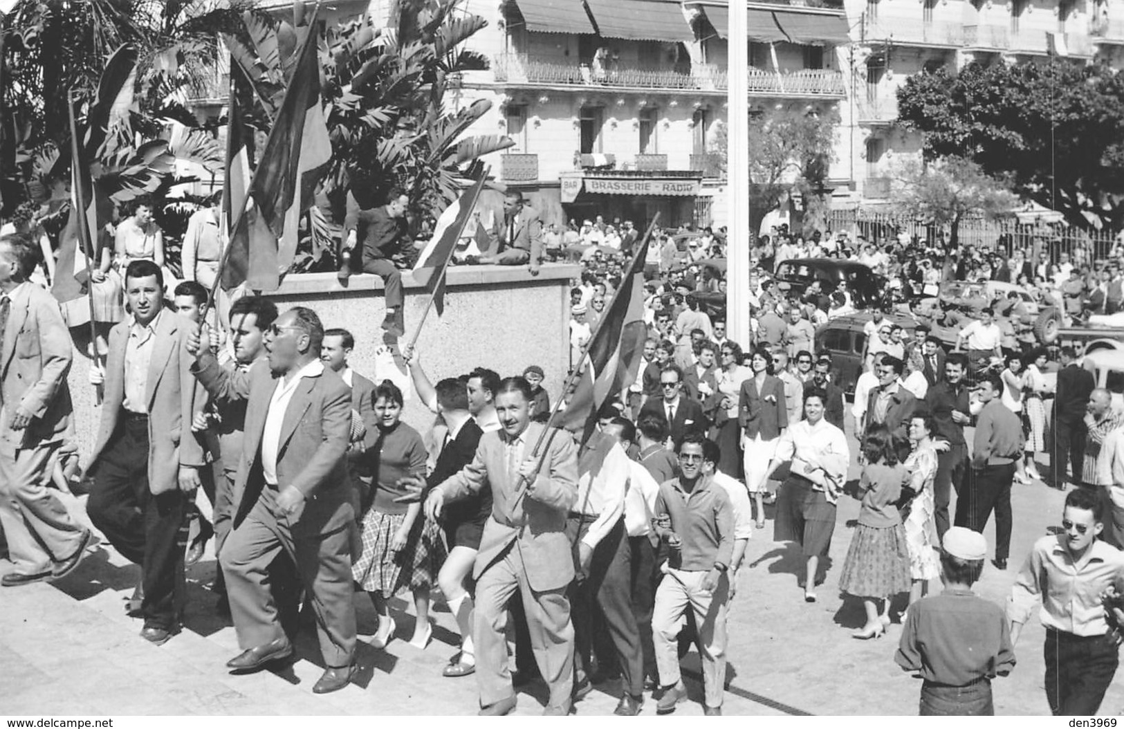 Putsch D'ALGER Ou Coup D'Etat Du 13 Mai 1958 - Montée De La Foule Au Forum - Algiers