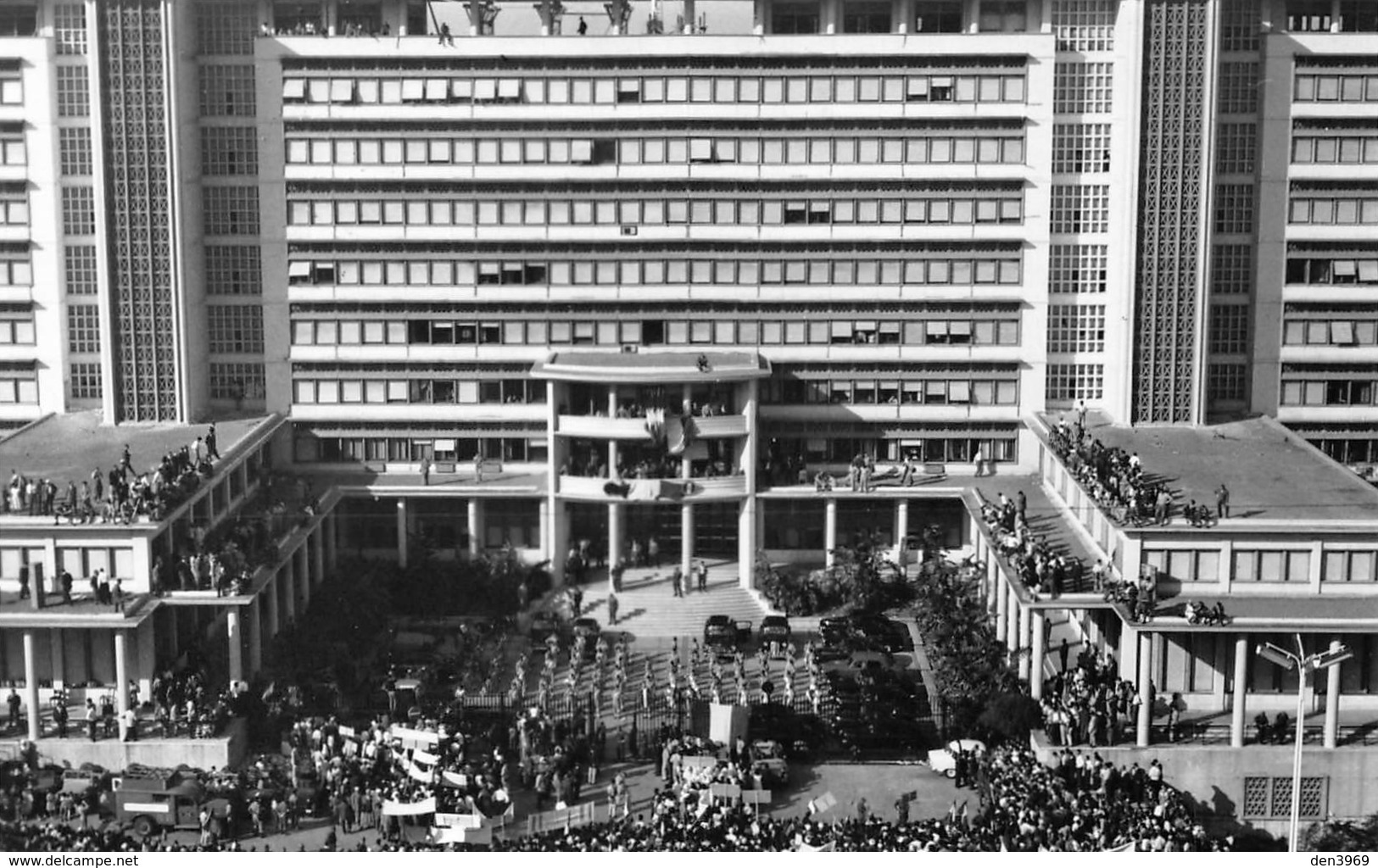 Putsch D'ALGER Ou Coup D'Etat Du 13 Mai 1958 - La Foule Au Forum - Algiers