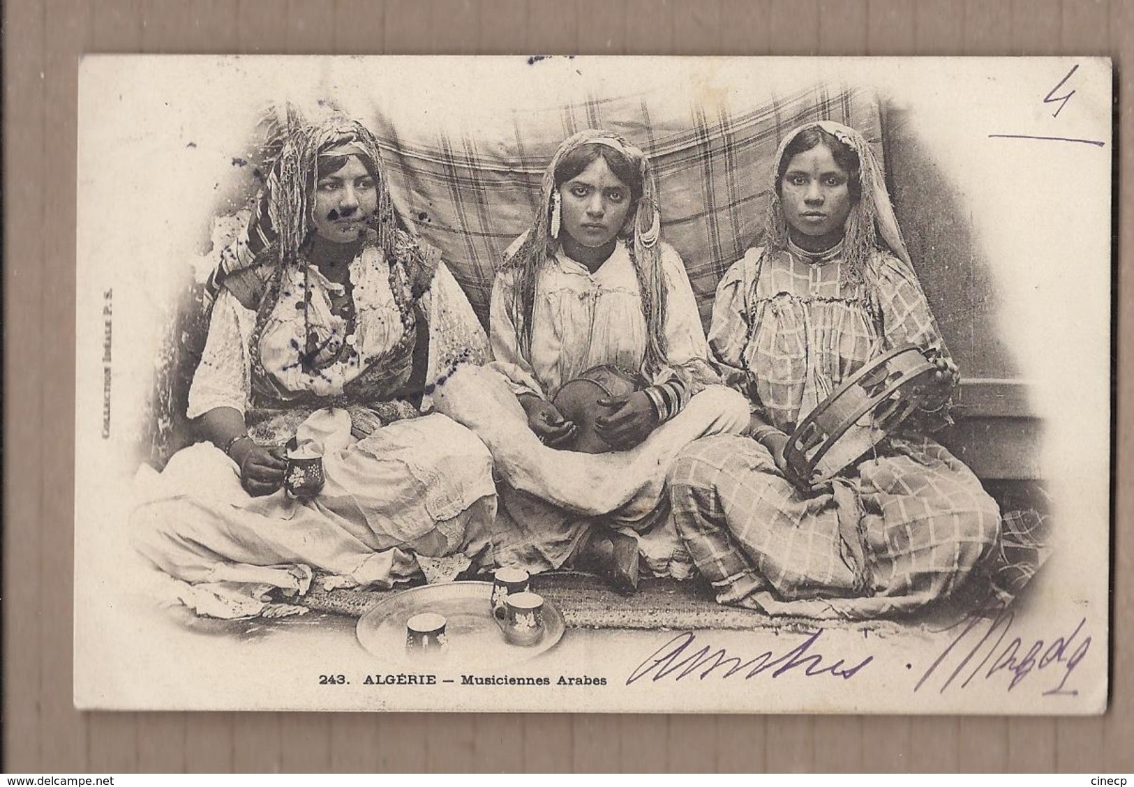 CPA ALGERIE - Musiciennes Arabes - TB PLAN TB PORTRAIT De 3 Femmes Assises - TB Verso 1904 - Women