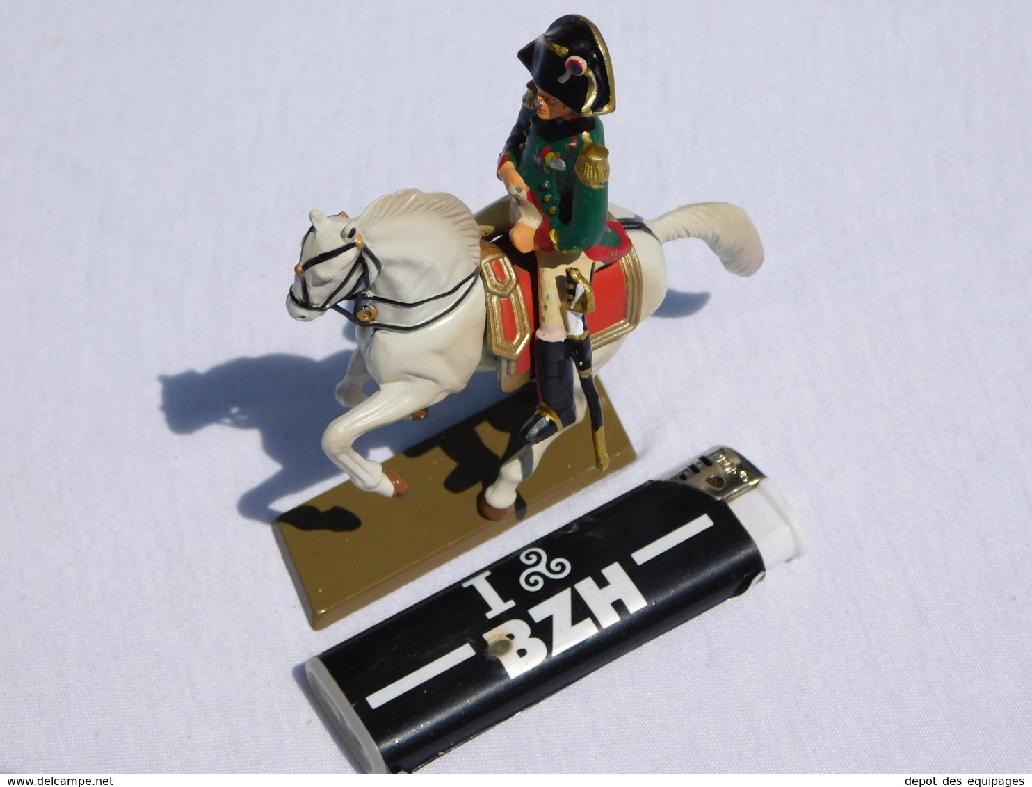 LOT 10 SOLDATS DE PLOMB - NAPOLEON 1° A CHEVAL - PAR STARLUX - ETAT 100% NEUF - Tin Soldiers