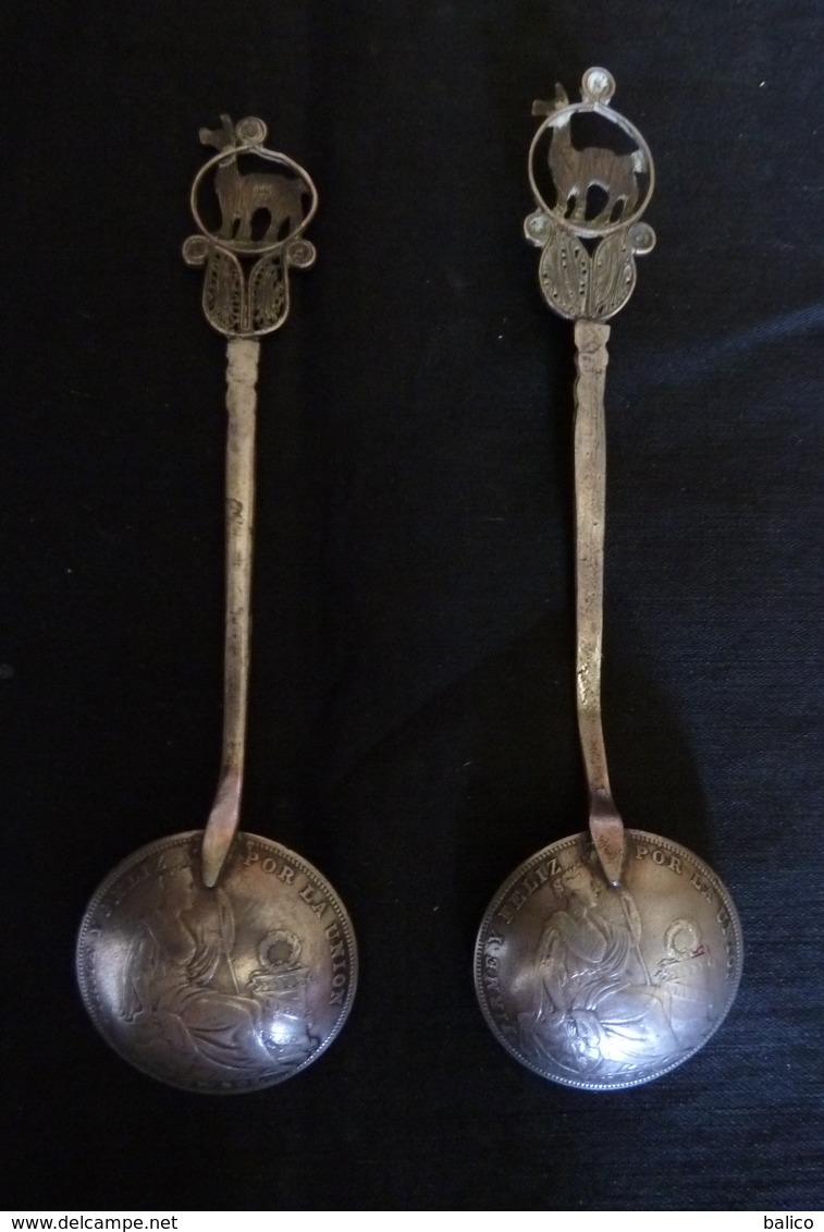 2 Cuillères Fait Avec Des Pièces De Monnaies - De La Républica Peruana Lima Decimos Fino 1923 Et 1924 Un Sol - Spoons