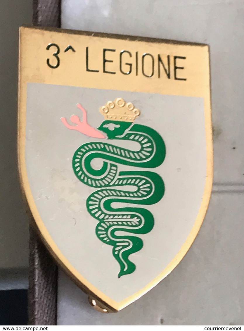 ITALIE - Insigne "3° LEGIONE" - 4,5cm X 3,1 Cm. - Other & Unclassified