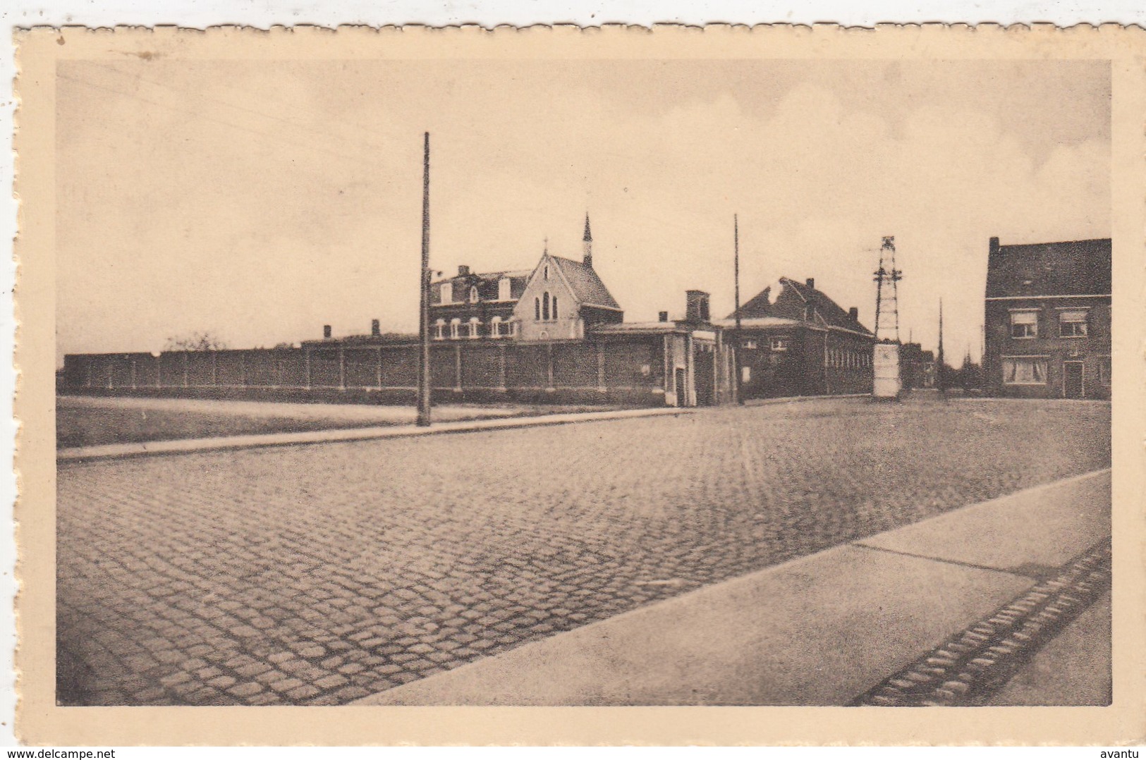 IZEGEM / KLOOSTER EN KAPEL VAN DE HEILIGE FAMILIE - Izegem