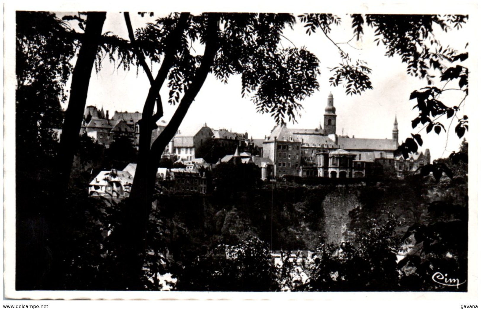 LUXEMBOURG - Vue Sur Les Remparts - Luxemburg - Town