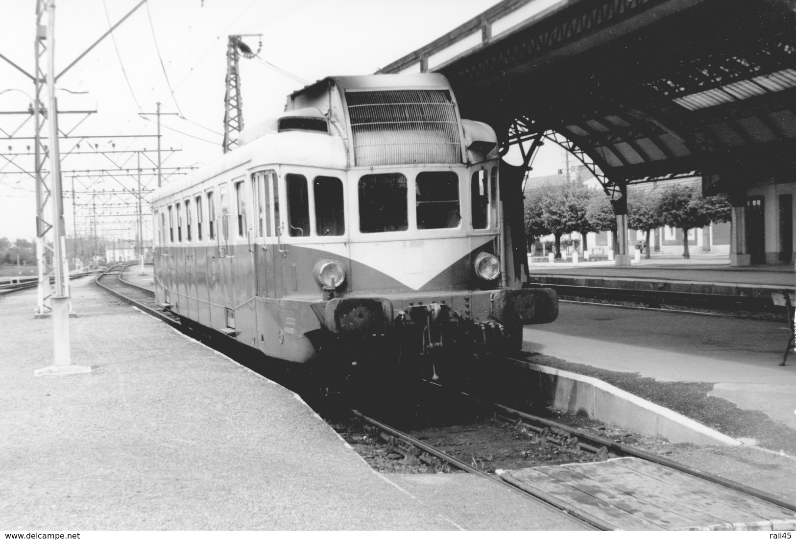 Lannemezan. Autorail Renault VH Série X 2300. Cliché Jacques Bazin. 08-05-1968 - Trains