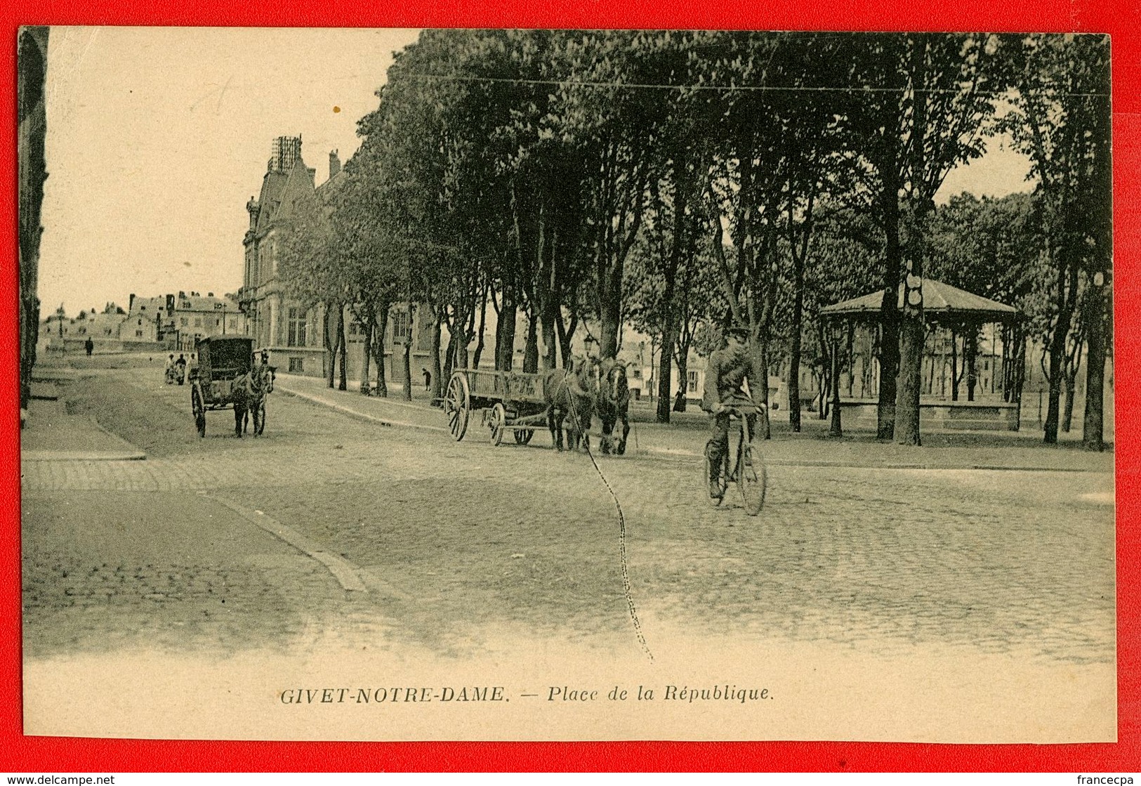 08-003 - ARDENNES - GIVET NOTRE DAME - Place De La République - Givet