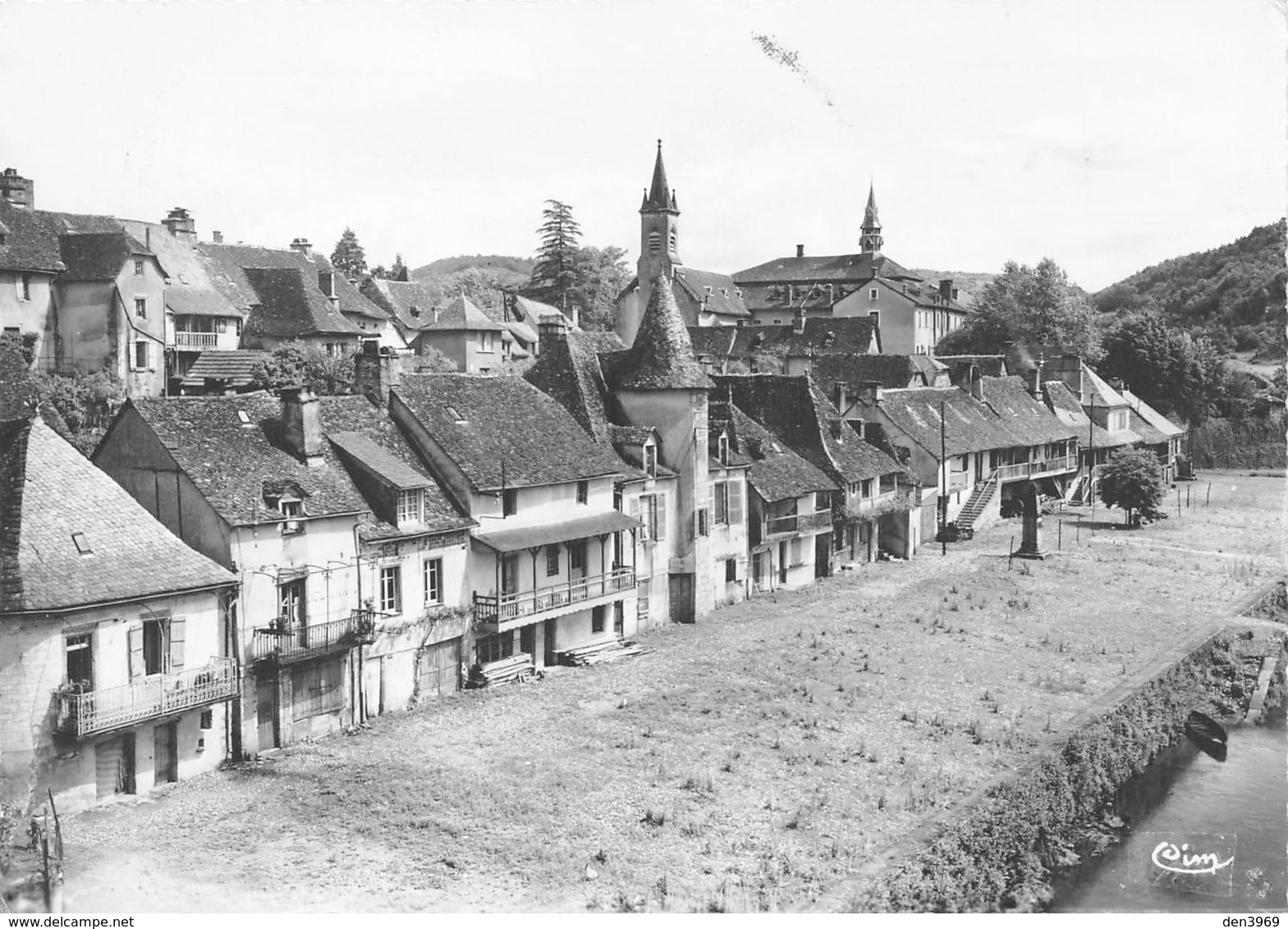 ARGENTAT - Le Vieux Port - Argentat