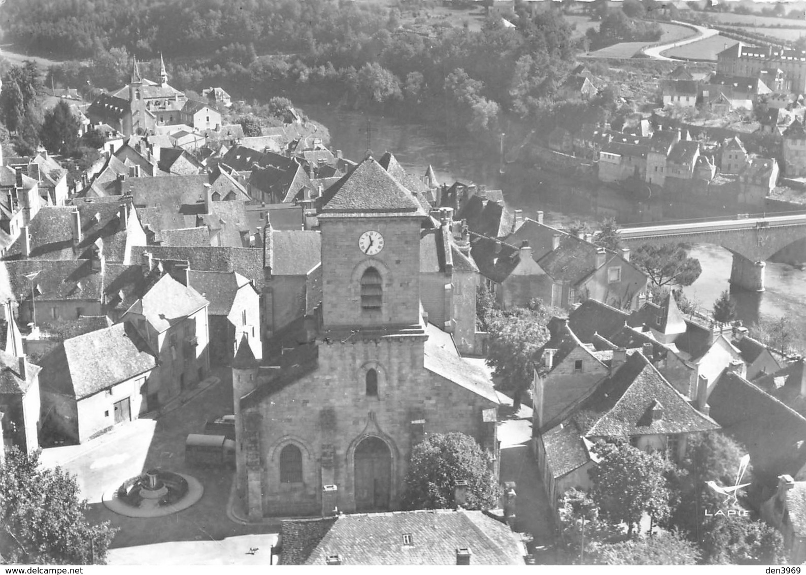 ARGENTAT - L'Eglise Saint-Pierre - Argentat