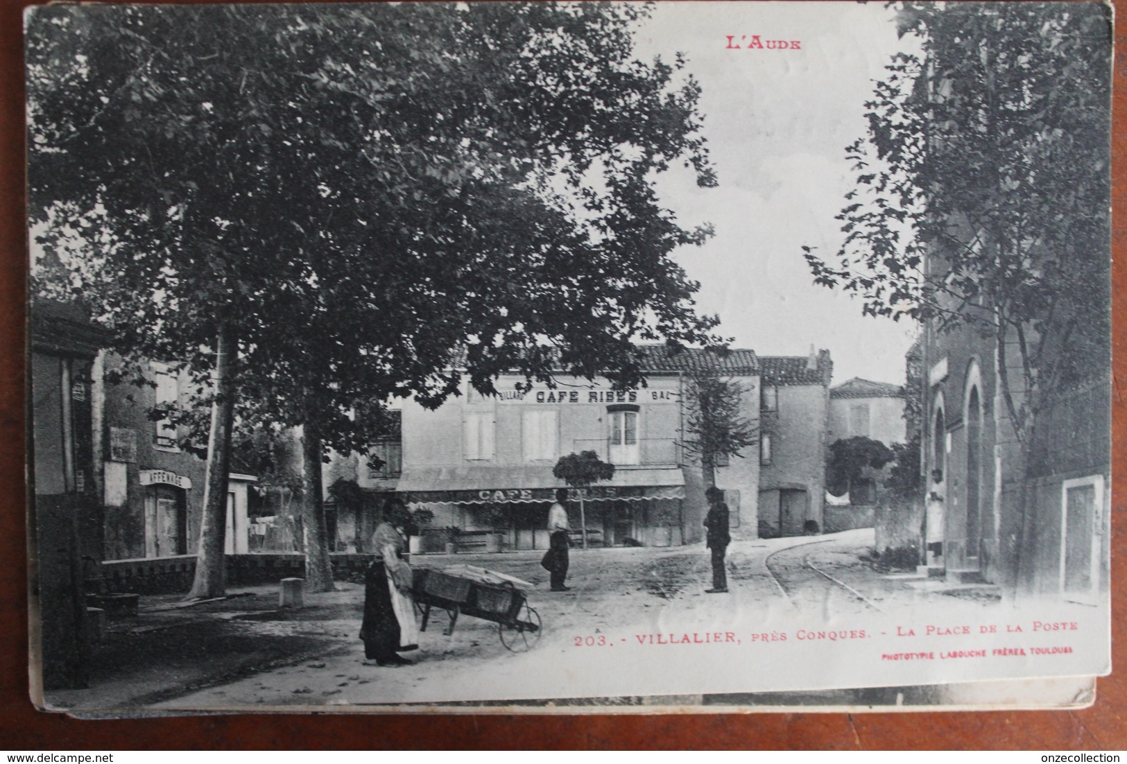 VILLALIER   -        PLACE  DE  LA  POSTE      CIRCULEE  EN  1915 - Autres & Non Classés