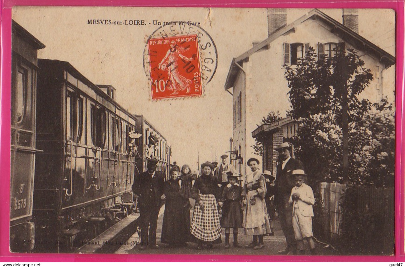 CPA (Ref: Z2126 ) MESVES-sur-LOIRE (58 NIÈVRE) Un Train En Gare (Animée, Train) - Other & Unclassified