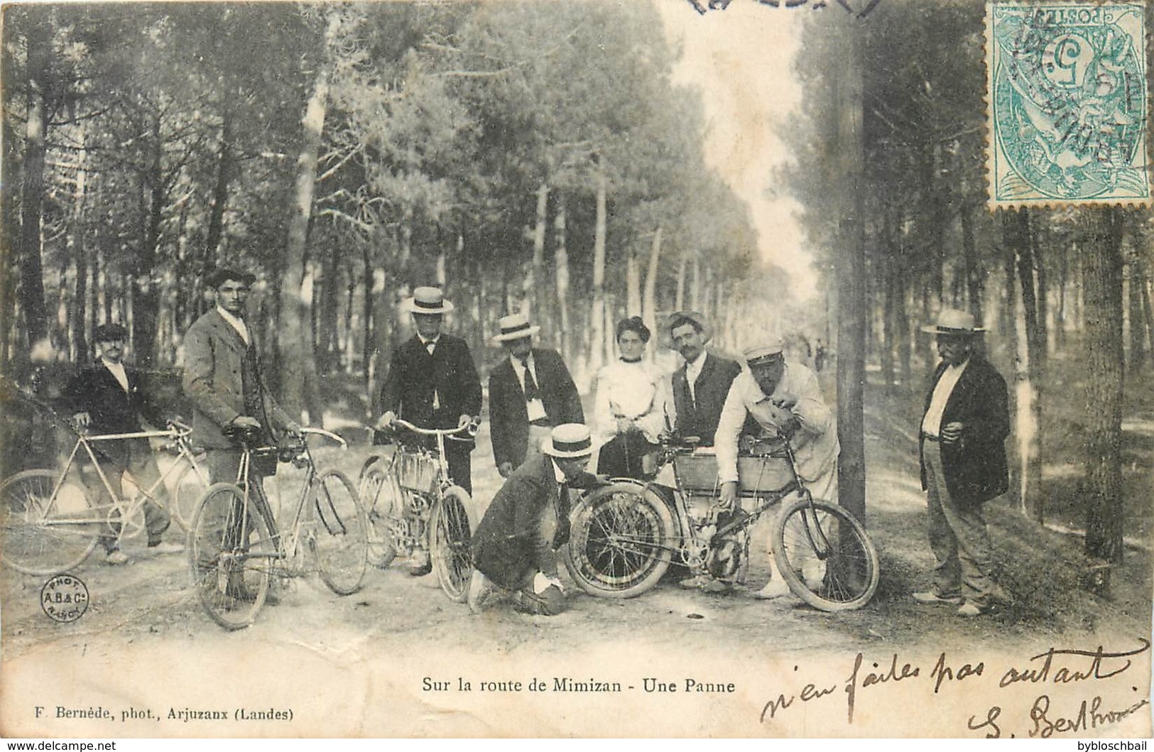 CPA 40 Landes Sur La Route De Mimizan Une Panne Crevaison Groupe De Cyclistes Vélos Costumes - Mimizan