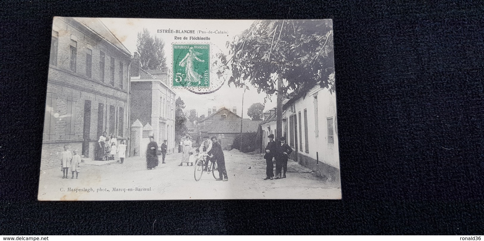 Cp 62 Pas De Calais ESTREE BLANCHE Rue De Fléchinelle ( Habitations ) Animation Femmes Enfants Hommes Vélo - Other & Unclassified