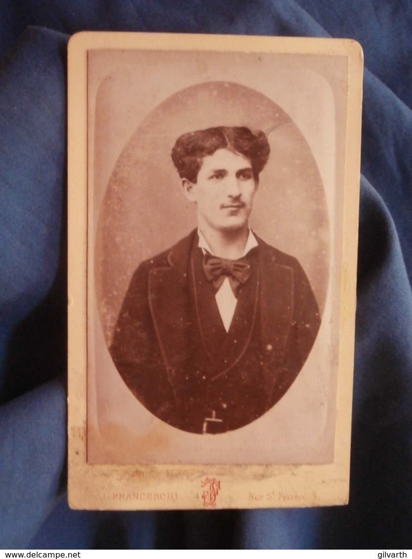 Photo CDV Franceschi à Marseille - Portrait Jeune Homme élégant En Médaillon Circa 1875 L447A - Ancianas (antes De 1900)