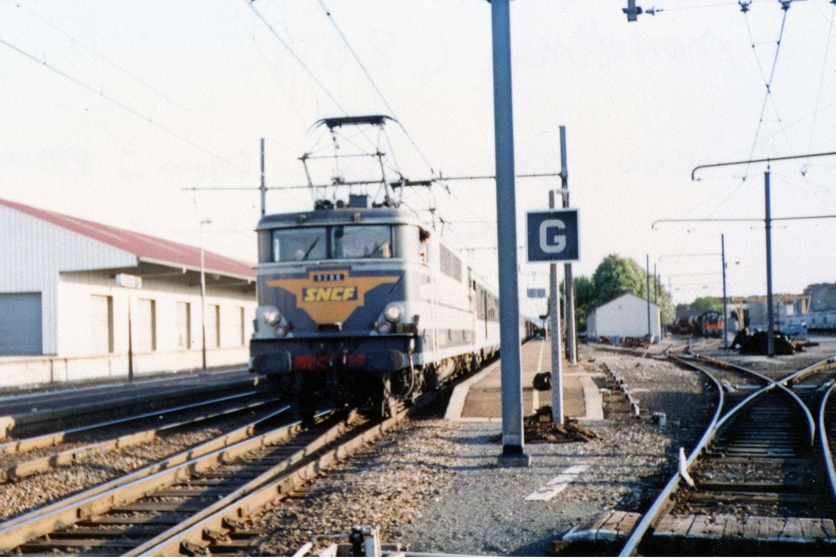 Montélimar (26 - France)  BB 9288 - Mai 1990 - Trains