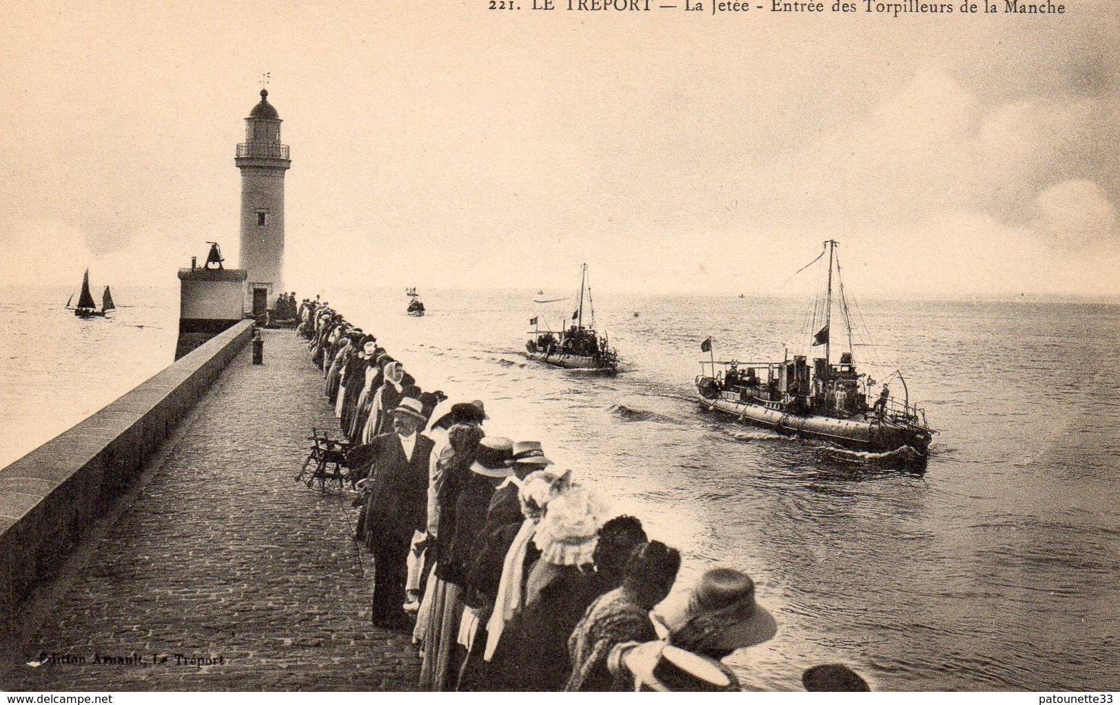 76 LE TREPORT LA JETEE BELLE ANIMATION ENTREE DES TORPILLEURS DE LA MANCHE - Guerre