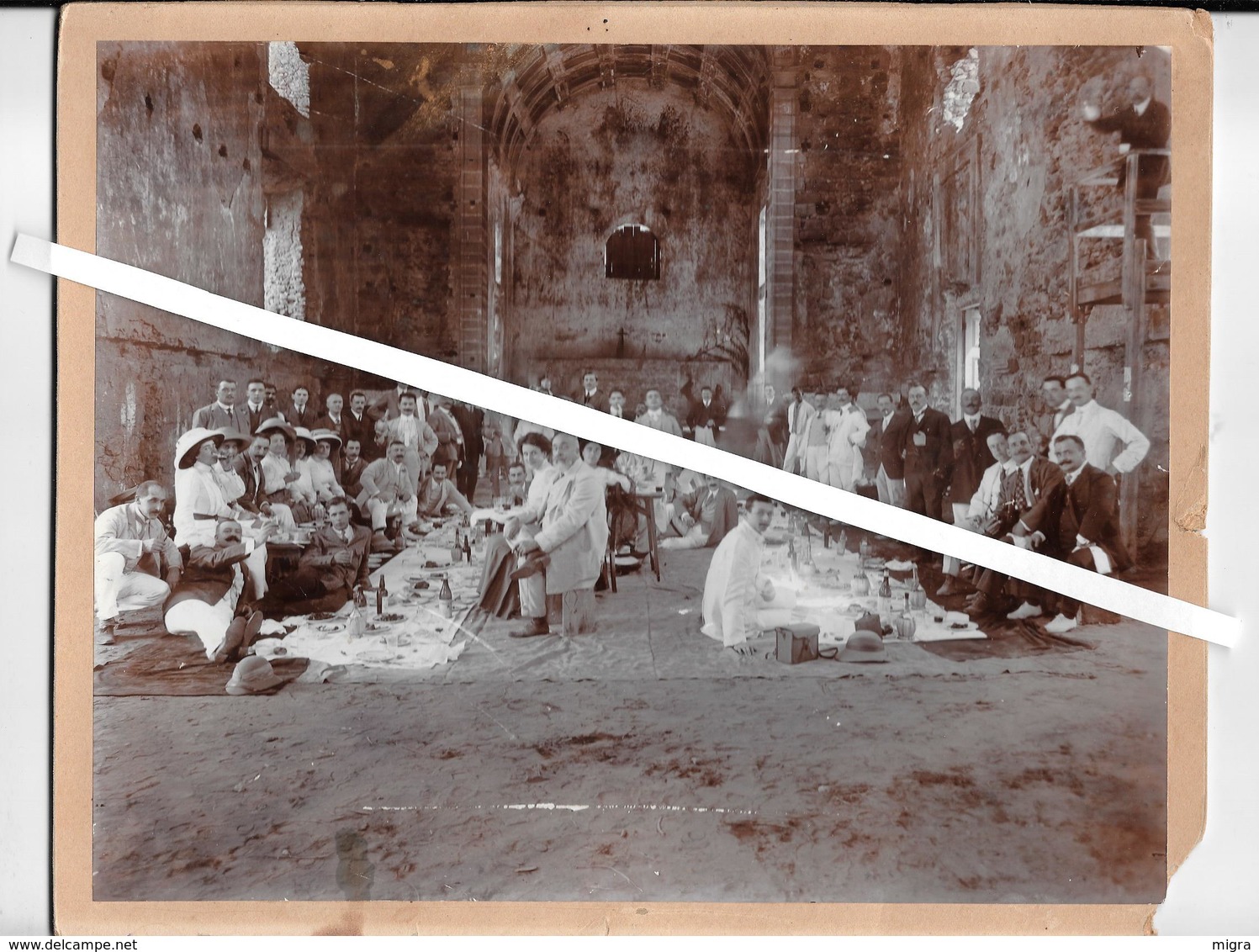 BOMBAY - FORT BASSEIN - VASAI FORT CHURCH PICNIC - INDIA - INDE -  2 PHOTO CLIFTON & CO. - ANTE 1900?? - Antiche (ante 1900)