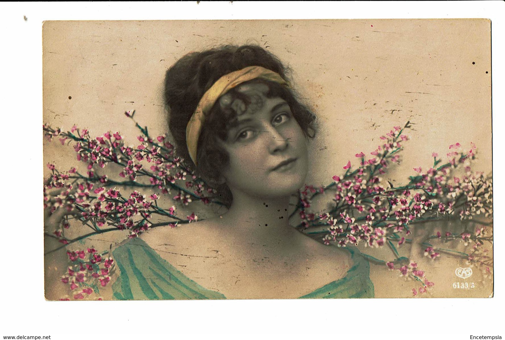 CPA - Carte Postale -Pays Bas Buste D'une Jeune Femme Devant Des Branches Fleuries VM3922 - Femmes
