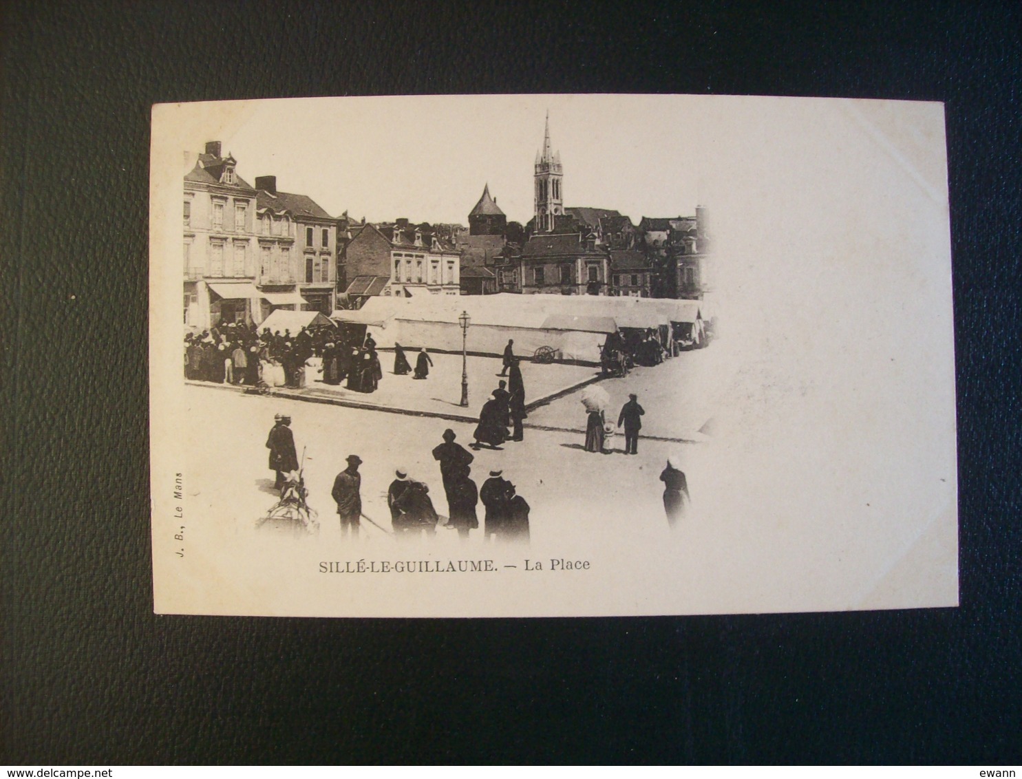 Carte Postale Ancienne De Sillé-le-Guillaume: La Place - Sille Le Guillaume