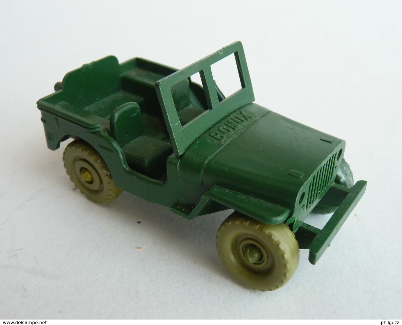 1 FIGURINE PUBLICITAIRE Prime VOITURE JEEP WILLIS - BONUX MANQUE LE VOLANT EN LOOSE -  Vers 1963 1/43ème - Militaires