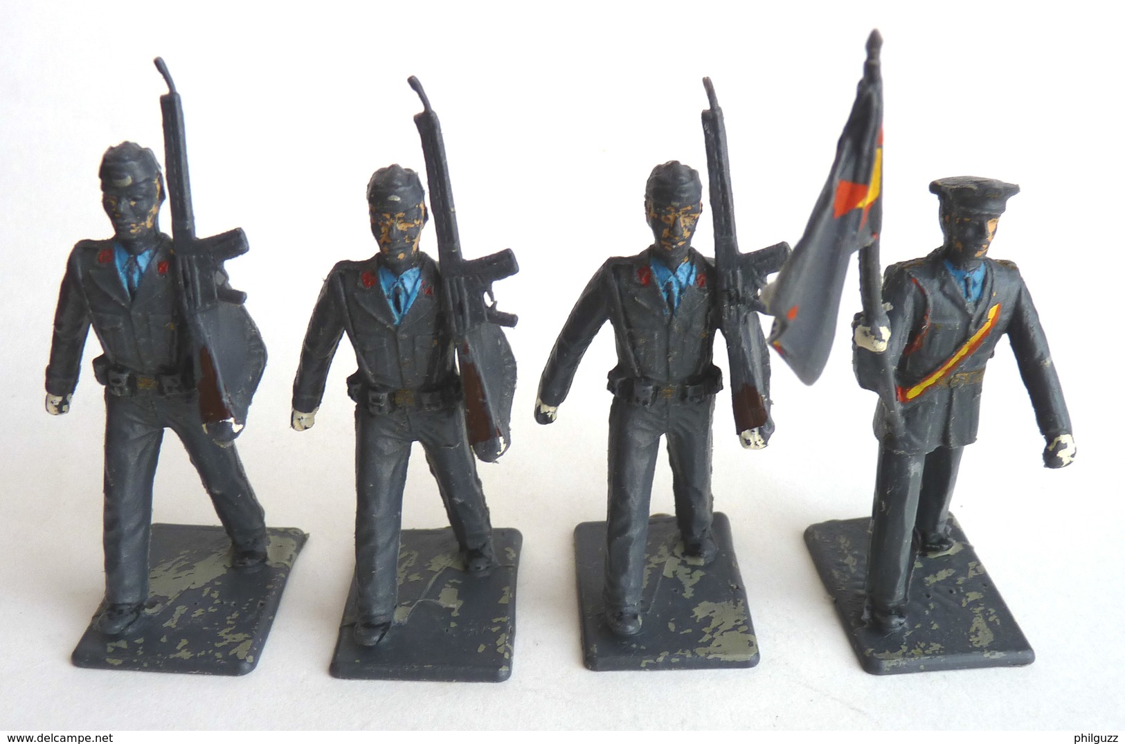 FIGURINE CHERILEA OU REAMSA Armée Moderne 4 SOLDATS ESPAGNOLS ? AU DEFILE Soldat - Militaires