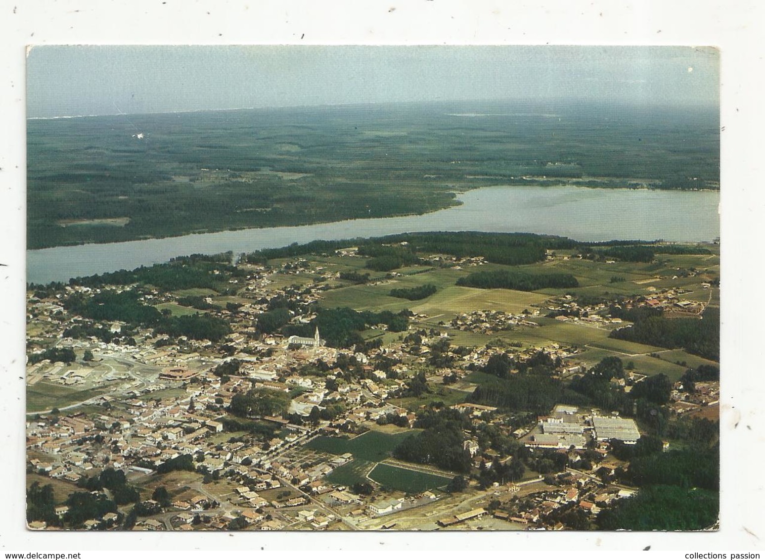 Cp, 40 , SOUSTONS , Vue Aérienne ,  Le Lac ,  Voyagée 1982 - Soustons